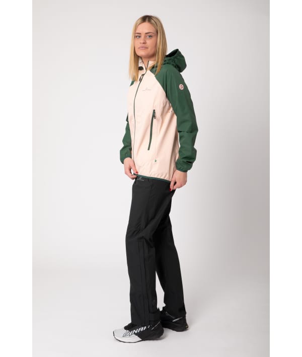 7613902 Klacken 25L Jacket black front