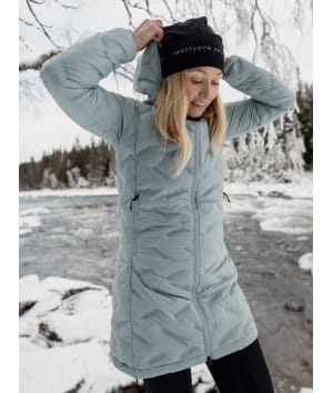 2117 7613915 women saltvik down coat black a
