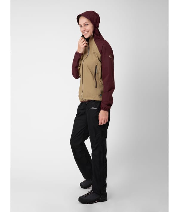 2117 7614907 women klacken 2,5 layer rain jacket kitt front