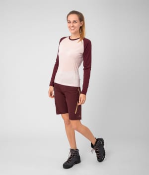 2117 7931953 women yxefall shorts dk plum front